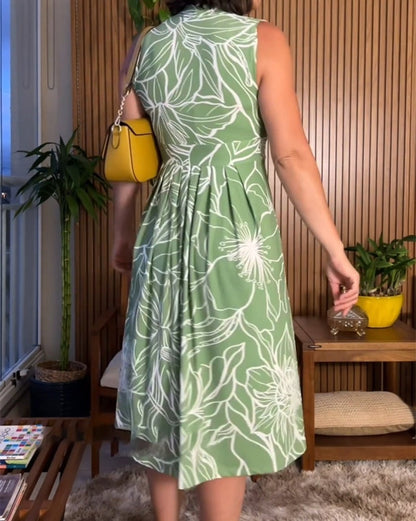 🔥2025 New Best Seller Sleeveless V-Neck Waist-Cinching Dress